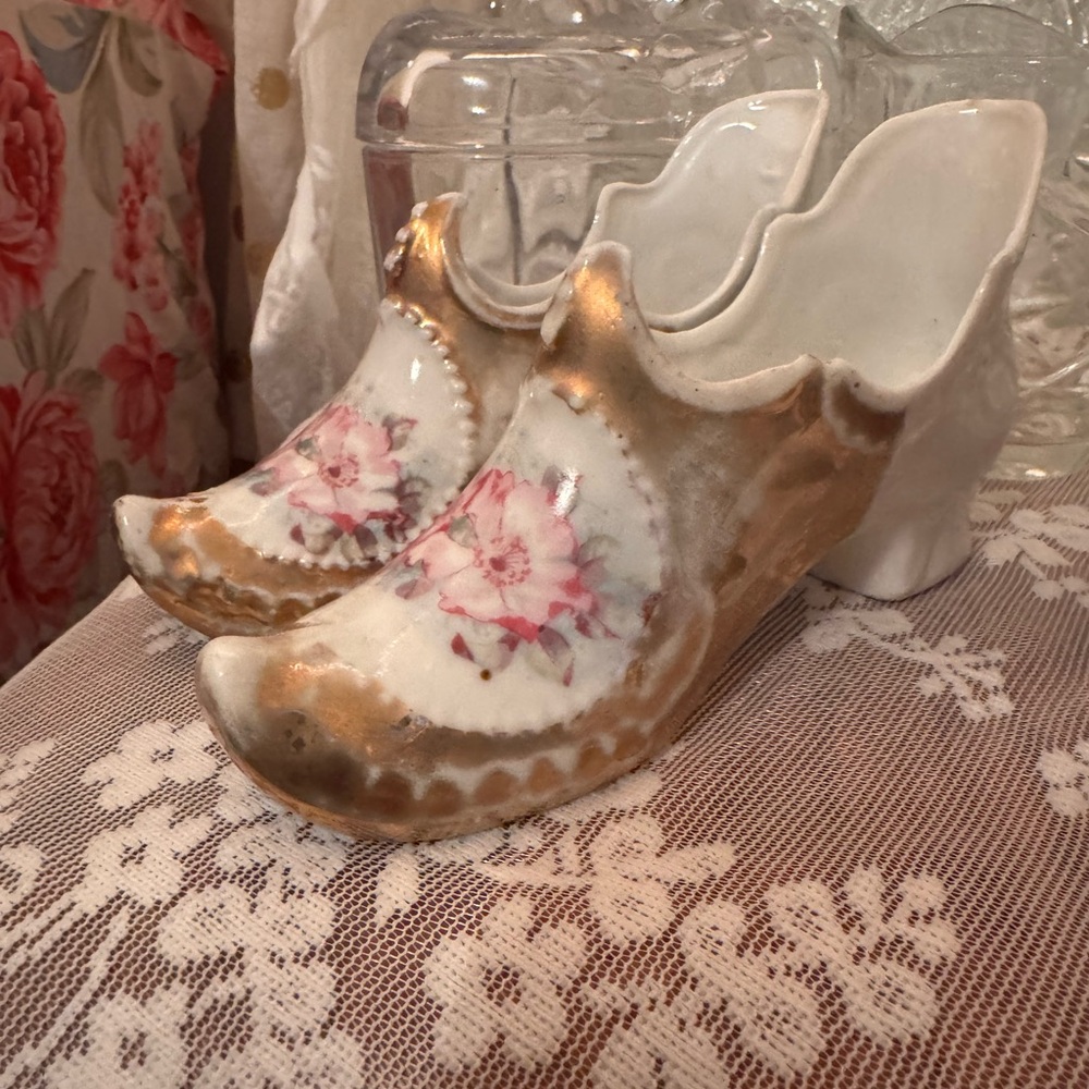 Decorative Antique Floral Ceramic clogs